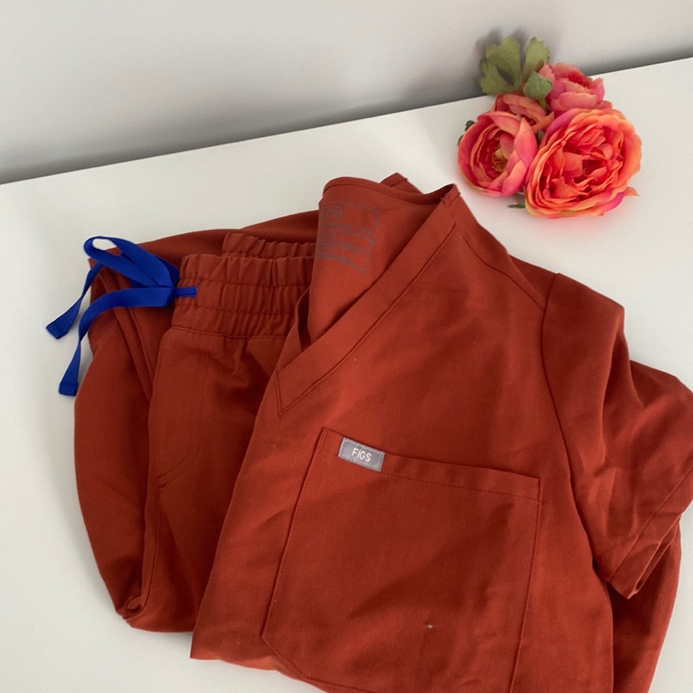 Orange Figs Scrub Set Women’s